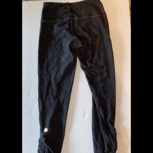 ‘luluemon’ size 2 capri grey leggings tight fitted